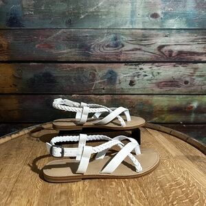 ✨ MIA Vaeda Bone Strappy Sandals ✨- Size 6